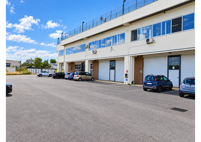 Locale commerciale in vendita a San Salvo PAESE
